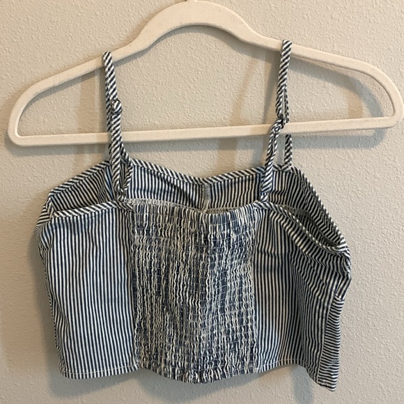 Universal Threads crop top tank - Picture 2 of 3